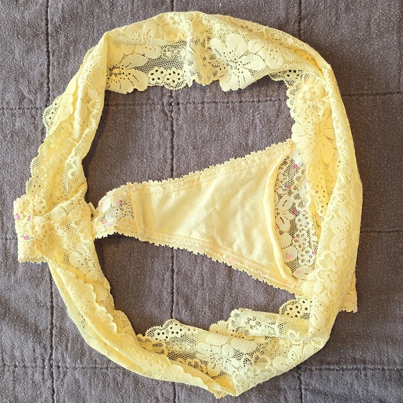 🍑Lace PINK Thong🍑 - Picture 3 of 5